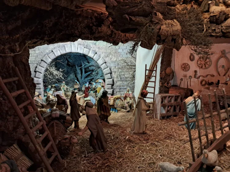 Los Belenes de Miguel Ángel Falcó toda una tradición en Cullera