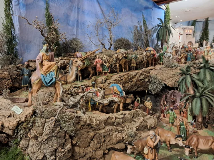 Los Belenes de Miguel Ángel Falcó toda una tradición en Cullera