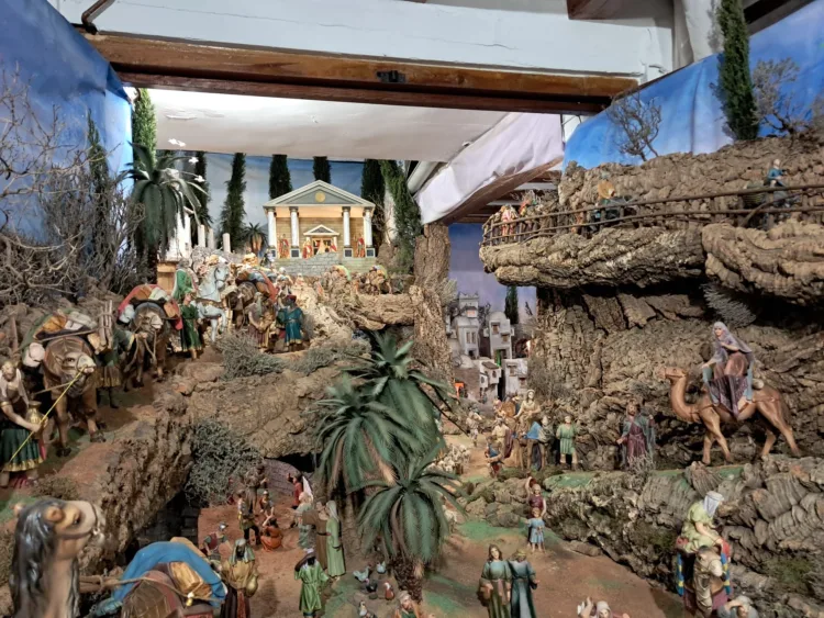 Los Belenes de Miguel Ángel Falcó toda una tradición en Cullera