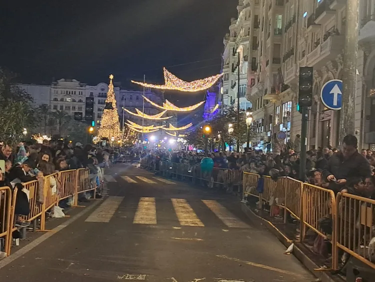 La otra crónica de la Cabalgata de los Reyes en Valencia