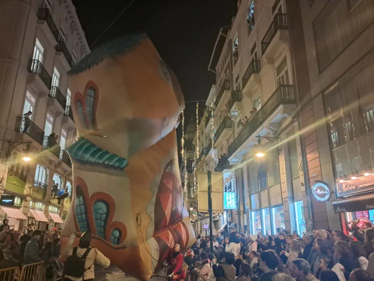 La otra crónica de la Cabalgata de los Reyes en Valencia