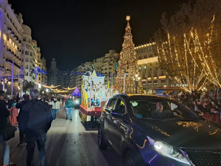 La otra crónica de la Cabalgata de los Reyes en Valencia