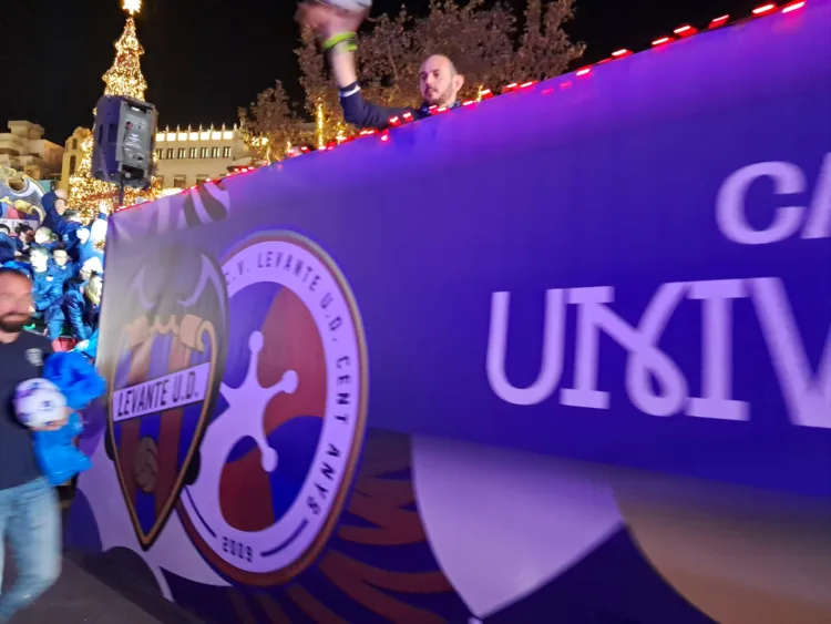 La otra crónica de la Cabalgata de los Reyes en Valencia