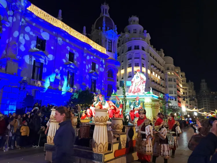 La otra crónica de la Cabalgata de los Reyes en Valencia