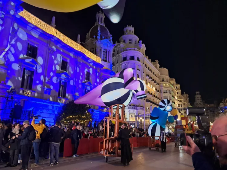 La otra crónica de la Cabalgata de los Reyes en Valencia
