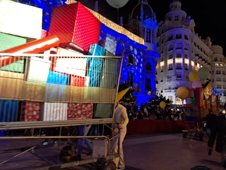 La otra crónica de la Cabalgata de los Reyes en Valencia