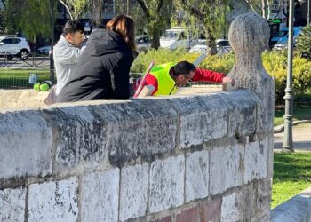 Comienza la restauración del pretil del antiguo cauce del Túria