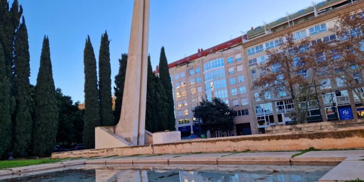 Valencia restaurará el Monumento a las víctimas de la Riada y lo resignificará para incluir a las de la #DANA