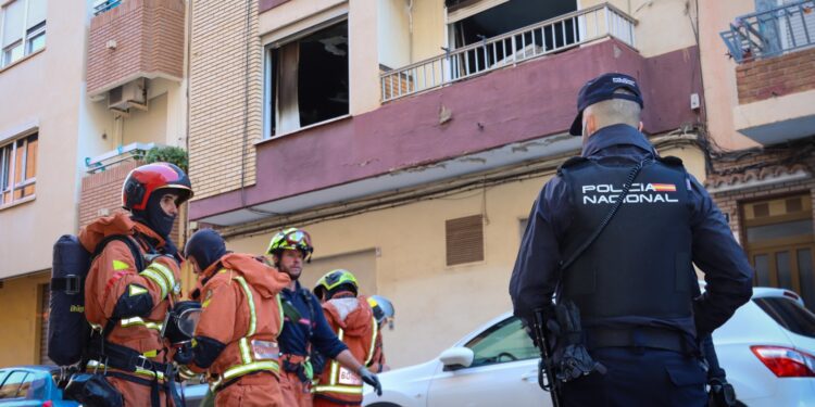 Muere una anciana y una joven está grave tras el incendio de su casa en Torrent 1 Muere una anciana y una joven está grave tras el incendio de su casa en Torrent
