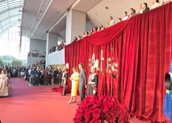 Sigue en DIRECTO la Exaltación de Lucía García como Fallera Mayor Infantil de Valencia 2025