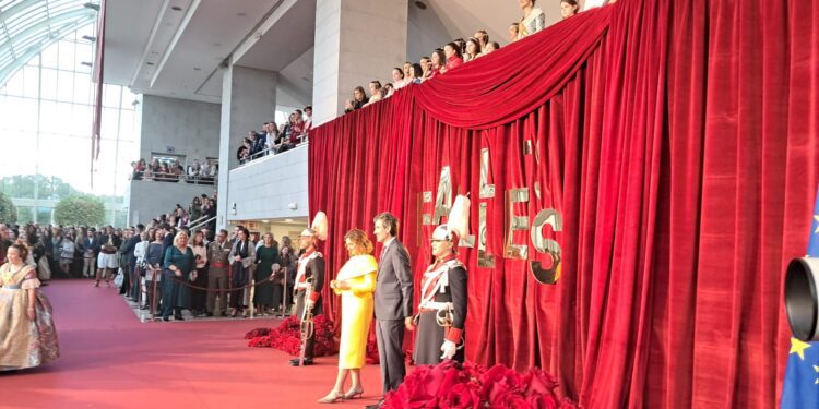 Sigue en DIRECTO la Exaltación de Lucía García como Fallera Mayor Infantil de Valencia 2025 1 Sigue en DIRECTO la Exaltación de Lucía García como Fallera Mayor Infantil de Valencia 2025