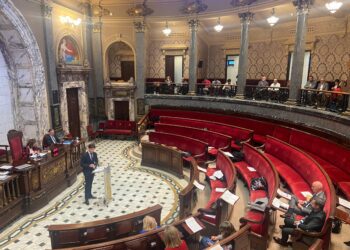 La oposición abandona el Pleno del Ajuntament de Valencia dejando sólo al gobierno 7 La oposición abandona el Pleno del Ajuntament de Valencia dejando sólo al gobierno