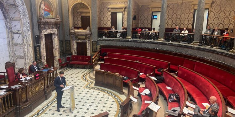 La oposición abandona el Pleno del Ajuntament de Valencia dejando sólo al gobierno 1 La oposición abandona el Pleno del Ajuntament de Valencia dejando sólo al gobierno