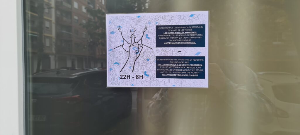 Vecinos de Zaidía denuncian la masificación de pisos turísticos y la degradación del barrio 3 apartamentos turisticos20241226 113422 2