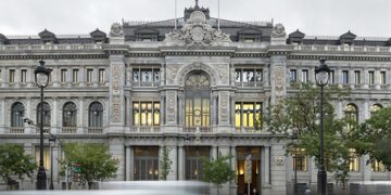 La deuda de las Administraciones Públicas se situó en 1.622 millones en noviembre de 2024 y su crecimiento se moderó hasta el 2,9% interanual