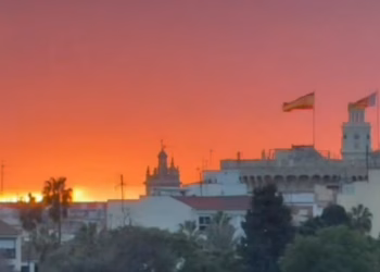 Vientos de poniente de hasta 100 km/h elevan las temperaturas 8 Vientos de poniente de hasta 100 km/h elevan las temperaturas