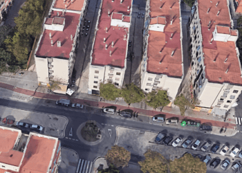 Un fallecido y un herido tras el derrumbe de la escalera de un garaje de edificio afectado por la #DANA en Benetusser