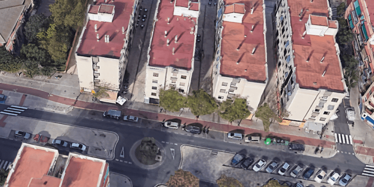 Un fallecido y un herido tras el derrumbe de la escalera de un garaje de edificio afectado por la #DANA en Benetússer 1 Un fallecido y un herido tras el derrumbe de la escalera de un garaje de edificio afectado por la #DANA en Benetusser