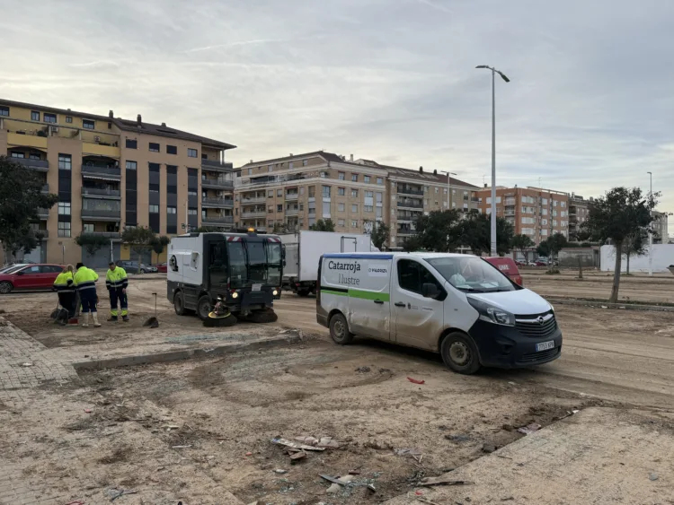 Catarroja: Retirada total de coches en campa provisional y fecha instalación barracones IES Berenguer