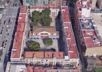 Valencia firma un convenio con la Fundación Goerlich para difundir el legado del arquitecto en el centro cívico de Ayora