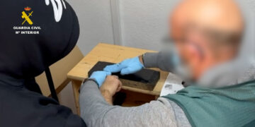 Detenido el hombre que disparó con una escopeta desde el balcón de su vivienda en Alicante