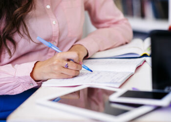 Formación universitaria para todas las edades: «La Nau Gran» abre inscripciones