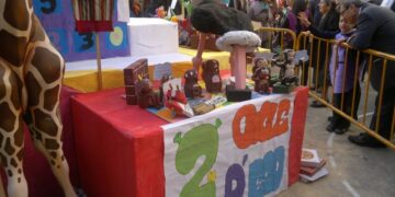 Los colegios de Valencia pueden solicitar la colaboración de bomberos para la cremà escolar