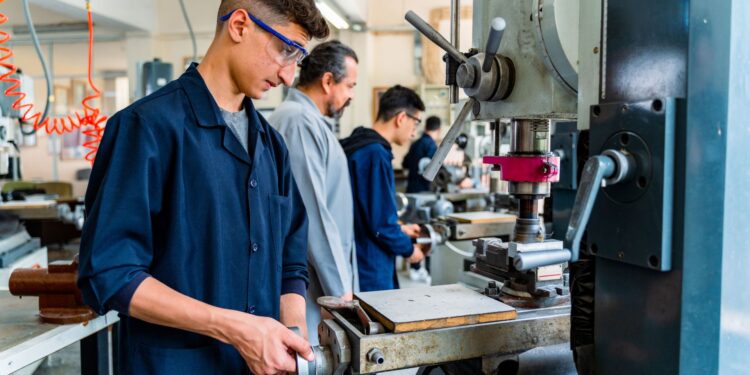 La Formación Profesional es clave para la juventud española en el mercado laboral 1 La Formación Profesional es clave para la juventud española en el mercado laboral