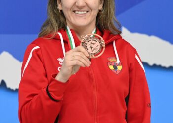 Lucía Martín gana una medalla de bronce histórica en la Copa del Mundo de Esgrima