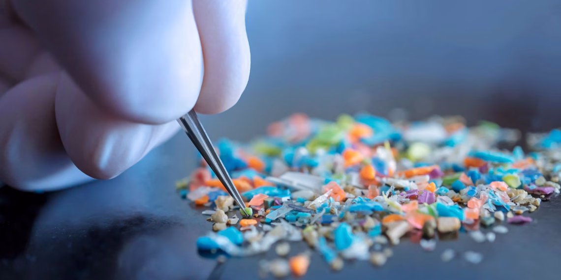 El impacto de los microplásticos en la salud humana: una amenaza invisible
