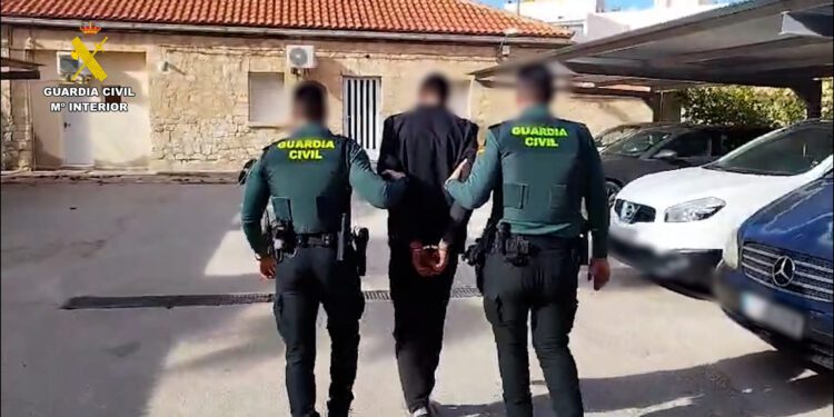 Desmantelada una red dedicada al robo de cableado de alumbrado público en Alicante y Valencia: más de 4 toneladas de cobre robadas 1 Desmantelada una red dedicada al robo de cableado de alumbrado público en Alicante y Valencia: más de 4 toneladas de cobre robadas