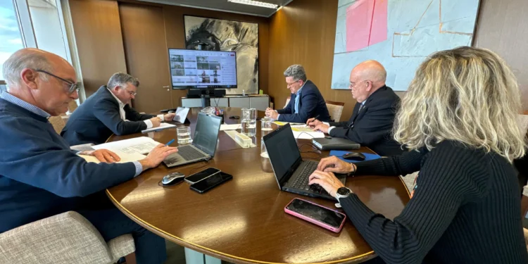 La tarjeta transporte ‘Recuperem Valencia’ de la Generalitat estará disponible en 31 municipios afectados por las inundaciones 1 La tarjeta transporte ‘Recuperem València’ de la Generalitat estará disponible en 31 municipios y los grandes barrios afectados por las inundaciones