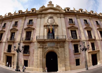 El TSJCV no anula la actividad judicial a pesar de las alertas pero reconoce la posibilidad de no poder desplazarse por la meteorología 1 La Audiencia de Valencia condena a dos años de prisión a una directora financiera que estafó a su empresa más de 154.000 euros