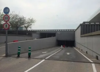 Los empresarios de la Marina Norte denuncian que Aumsa prohíbe usar los ascensores del Veles e Vents a  mayores y discapacitados