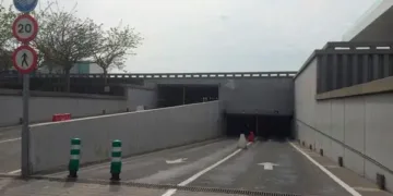 Los empresarios de la Marina Norte denuncian que Aumsa prohíbe usar los ascensores del Veles e Vents a  mayores y discapacitados