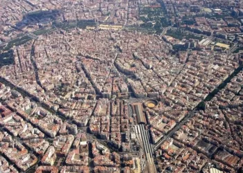 Valencia se mantiene como tercera capital de España con 825.948 habitantes