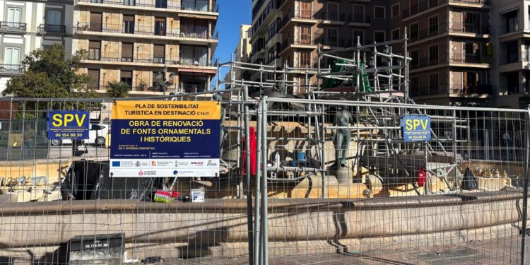 El Ayuntamiento de Valencia restaura la fuente del Turia