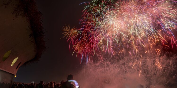 Les Arts Valencia ofrece un pack de recital de ópera, cena y castillo para el 17 y 18 de marzo