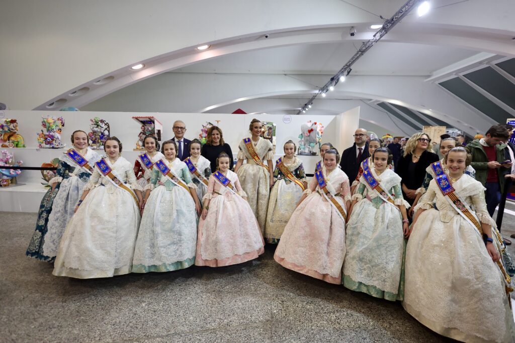 Inaugurada la Exposición del Ninot de Valencia que enciende la mecha de las Fallas 2025 2 0T2A7242