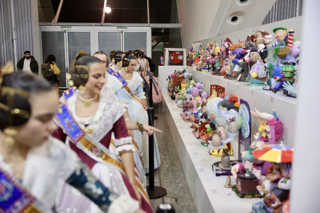 Inaugurada la Exposición del Ninot de Valencia que enciende la mecha de las Fallas 2025 5 0T2A7259