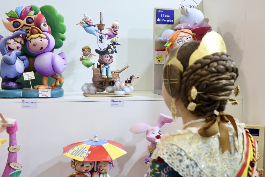 Inaugurada la Exposición del Ninot de Valencia que enciende la mecha de las Fallas 2025 6 0T2A7267