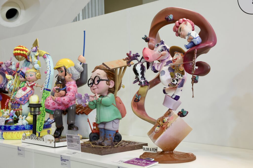 Inaugurada la Exposición del Ninot de Valencia que enciende la mecha de las Fallas 2025 9 0T2A7272
