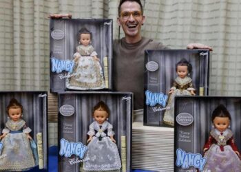 La subasta solidaria de las cinco Nancy Falleras recauda 15.100 euros para los afectados por la DANA