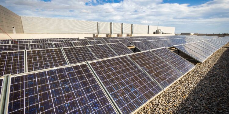 El Hospital de Manises reduce su huella de carbono un 65 % con medidas de eficiencia energética 1 El Hospital de Manises reduce su huella de carbono un 65 % con medidas de eficiencia energética