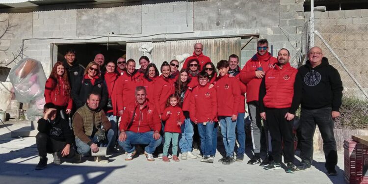 La Falla Fuencaliente-Lebón visita el taller de Loren Fandos