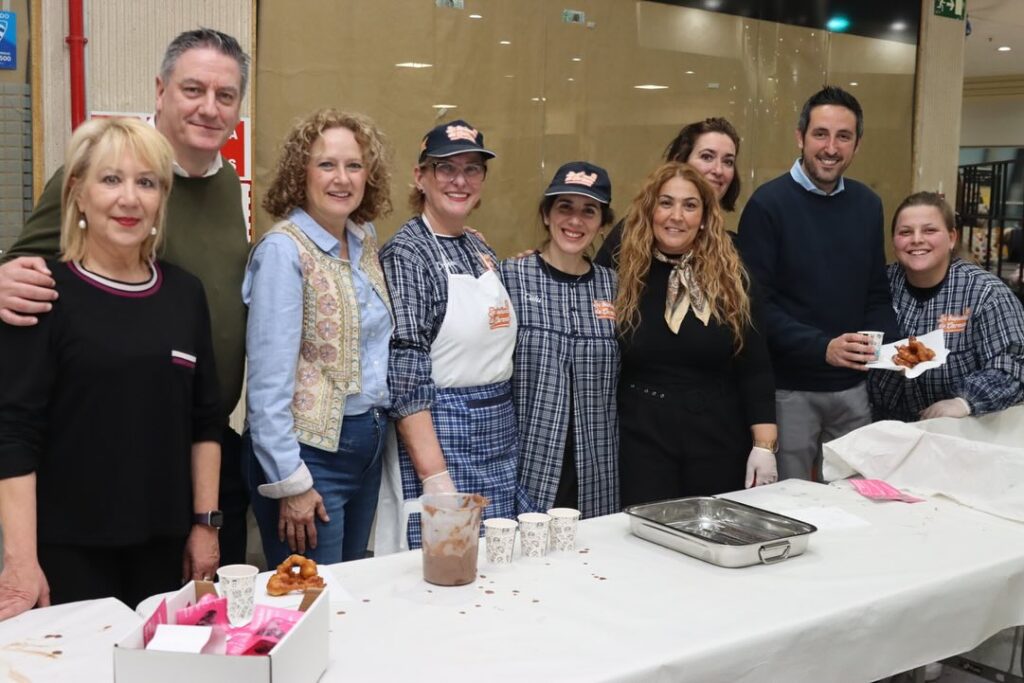 Torrent celebró San Valentín con más de 550 mayores en una tarde de música y baile 3 480264734 18483066142062066 8606699601413663744 n