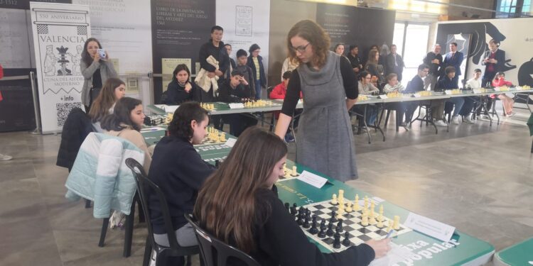 Sabrina Vega da soporte a las Jornadas de la Mujer en el 550 Aniversario del ajedrez moderno
