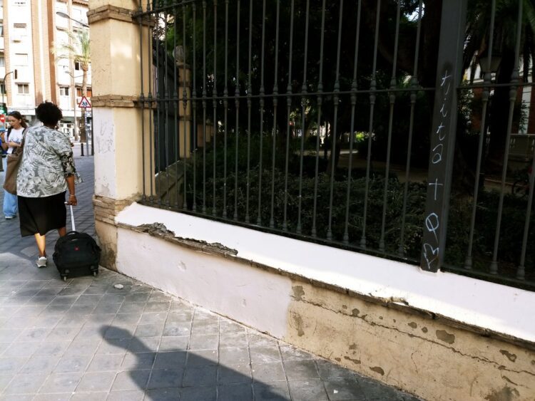 El Ayuntamiento de Valencia reconoce su chapuza en el Jardín de Ayora