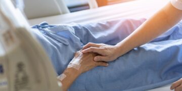 CEAFA: Los cuidados paliativos en demencias son una necesidad inaplazable