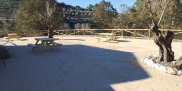 La Diputación de Alicante crea un área recreativa en Planes con zona de picnic y barbacoa para favorecer un ocio sostenible